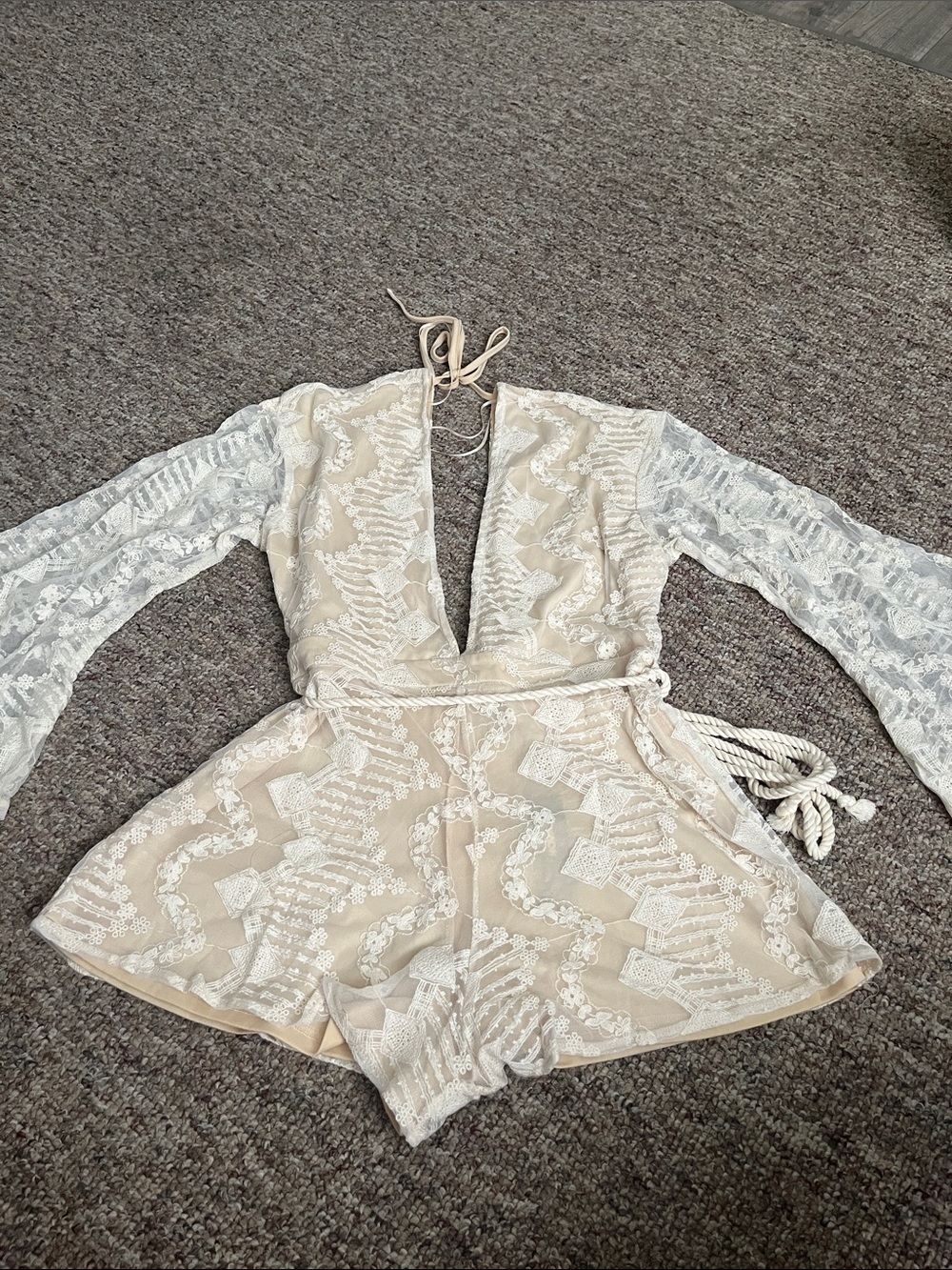 Women’s Fashion Nova cream lace romper w/ wide sleeves